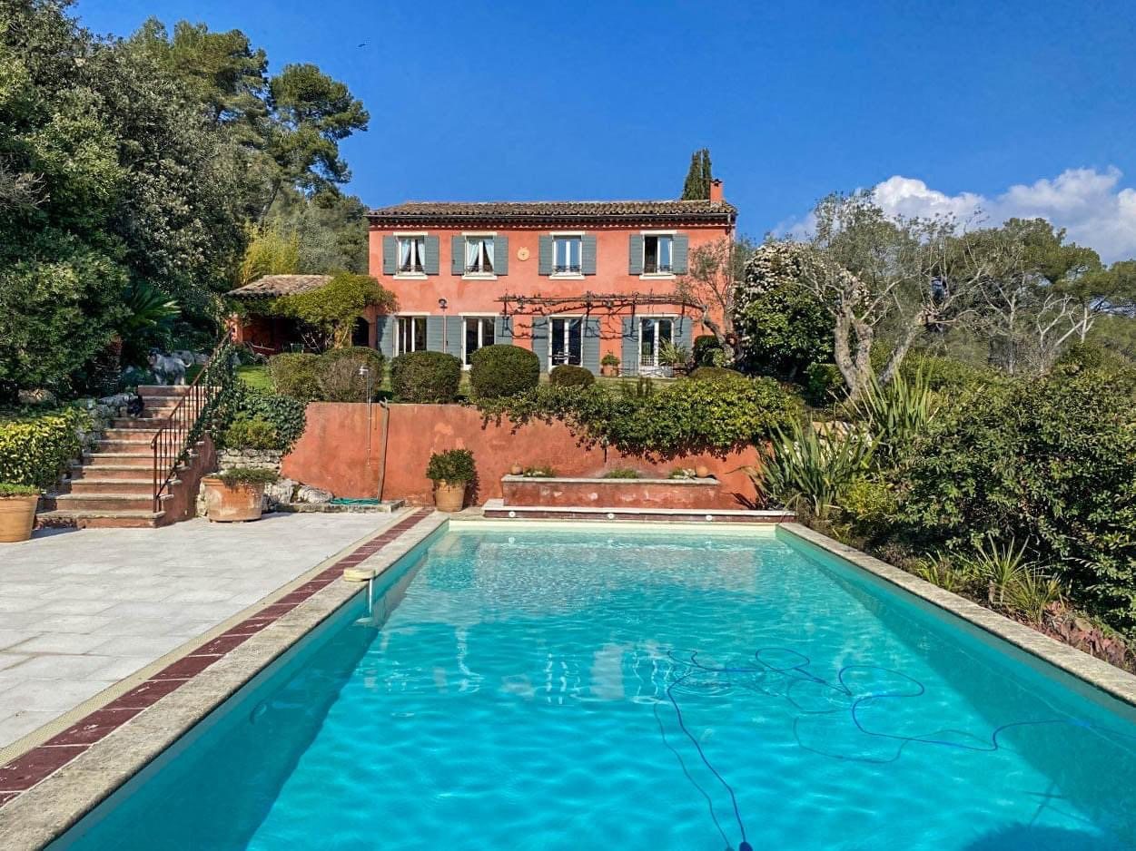 Villa et piscine après travaux